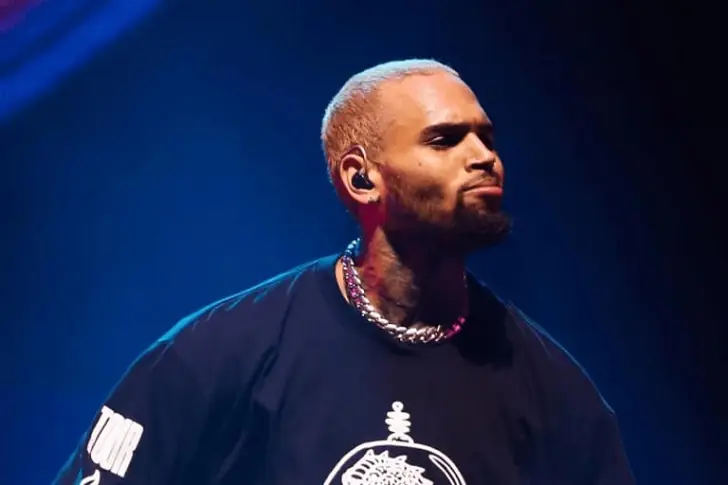 Who is Chris Brown dating?